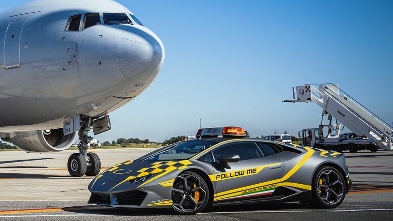Bologna airport has a Lamborghini Huracán taxi car