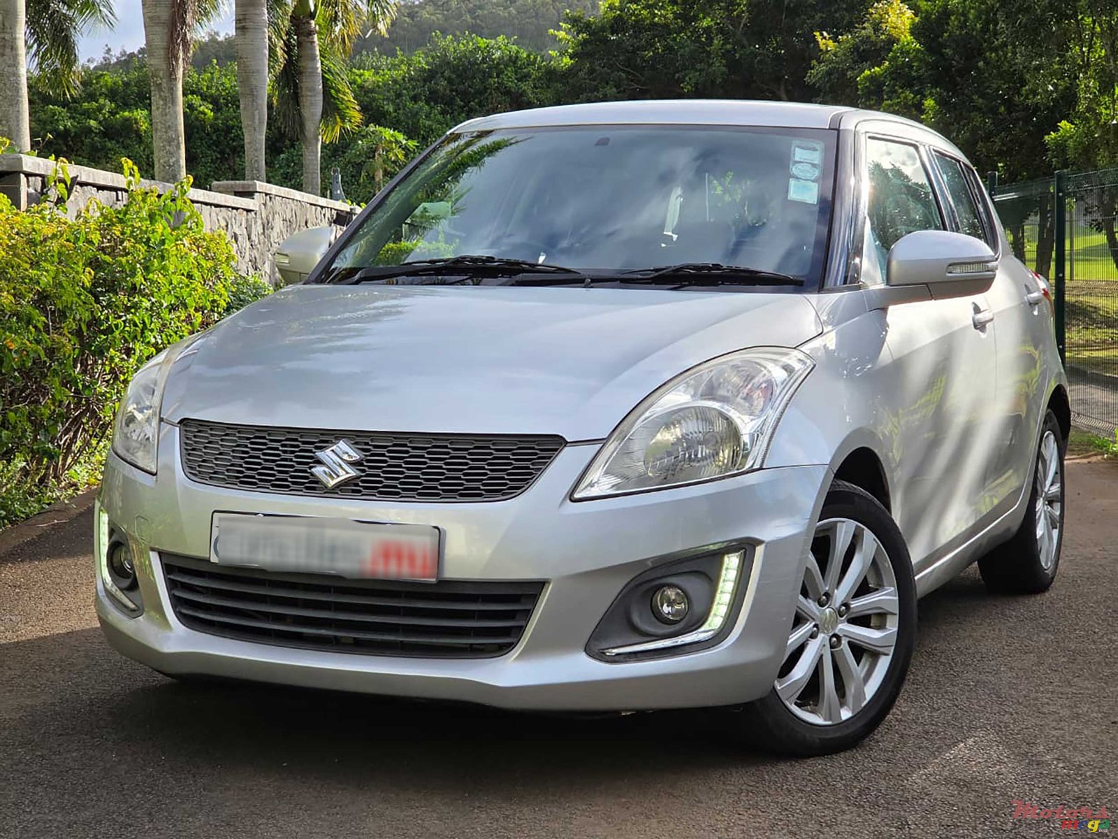 2014' Suzuki Swift 1.2 GLX photo #1