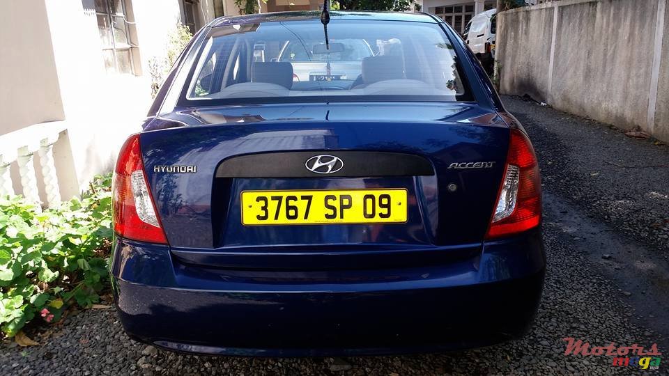 2009' Hyundai Accent photo #6