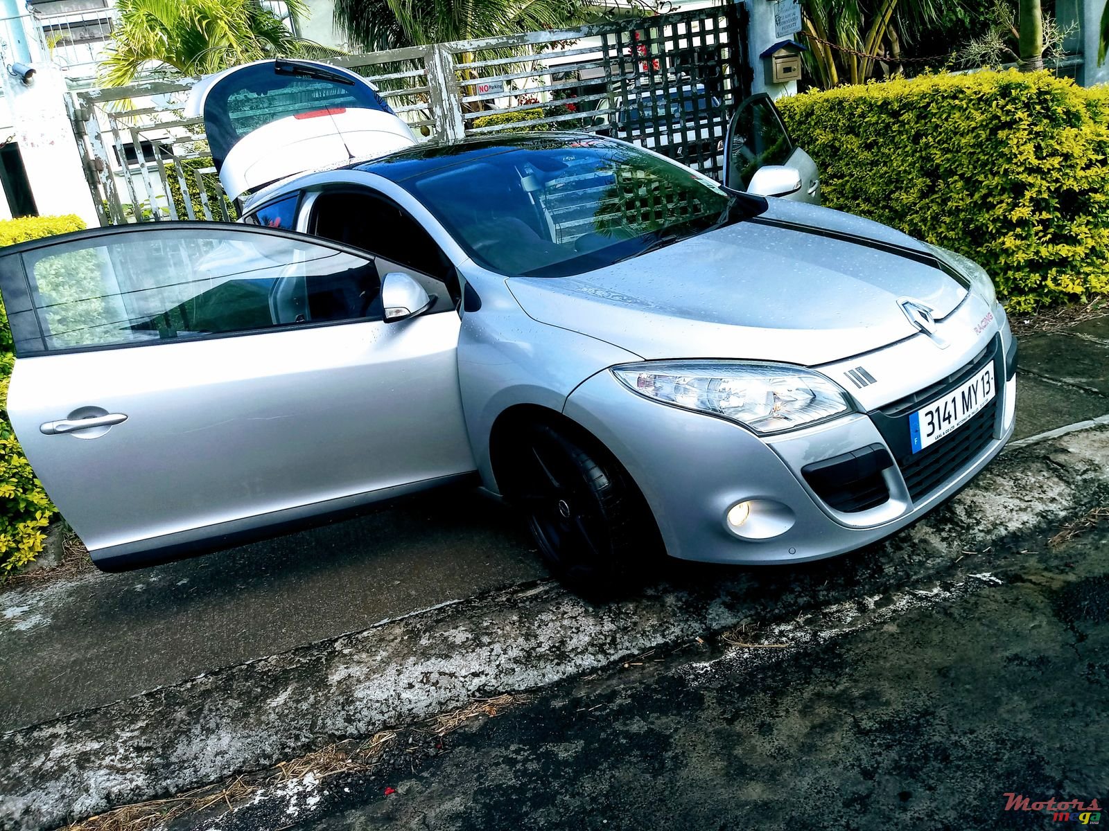2013' Renault Megane Dorigine photo #2