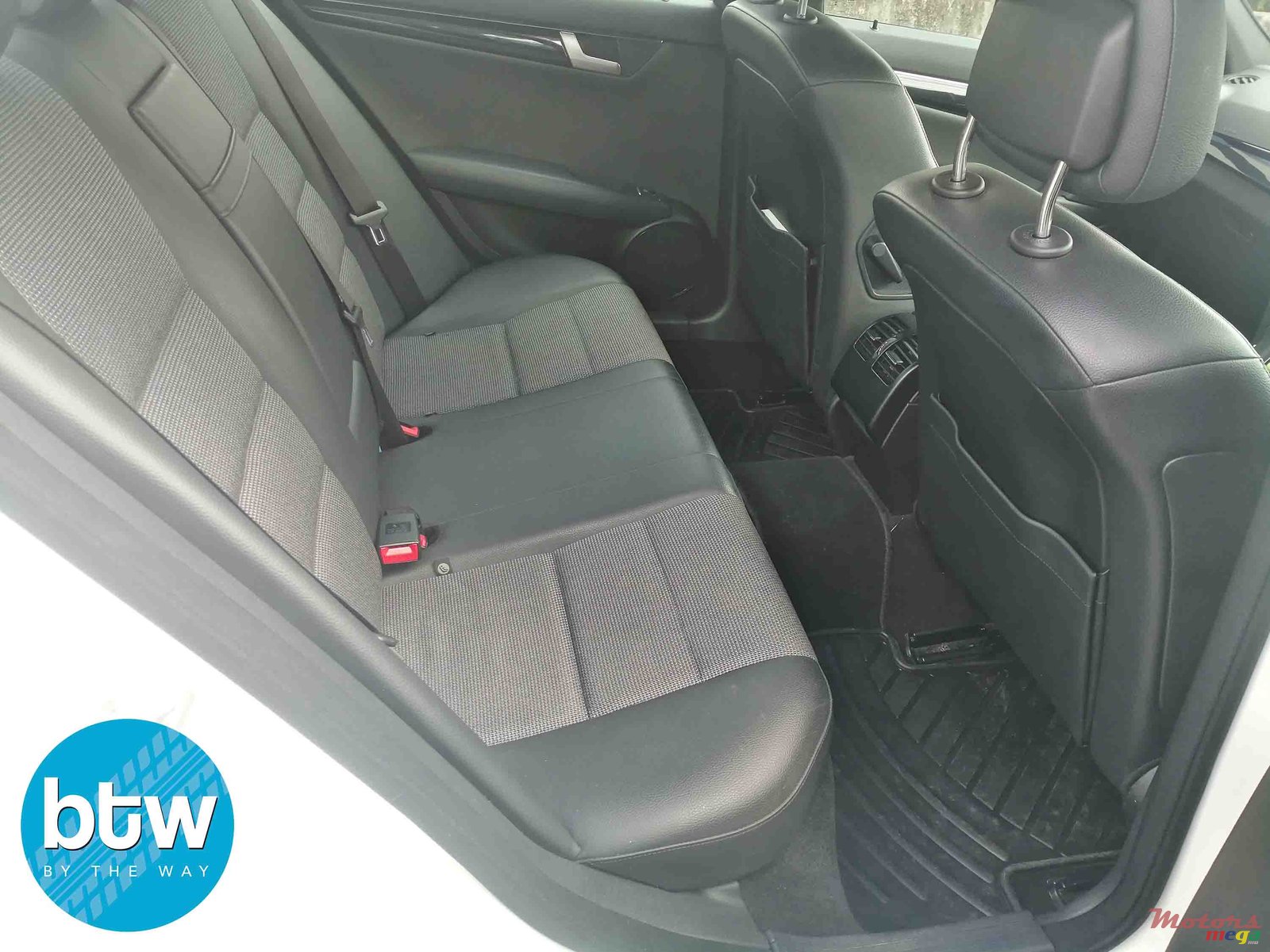 2014' Mercedes-Benz C-Class 180 AMG photo #3