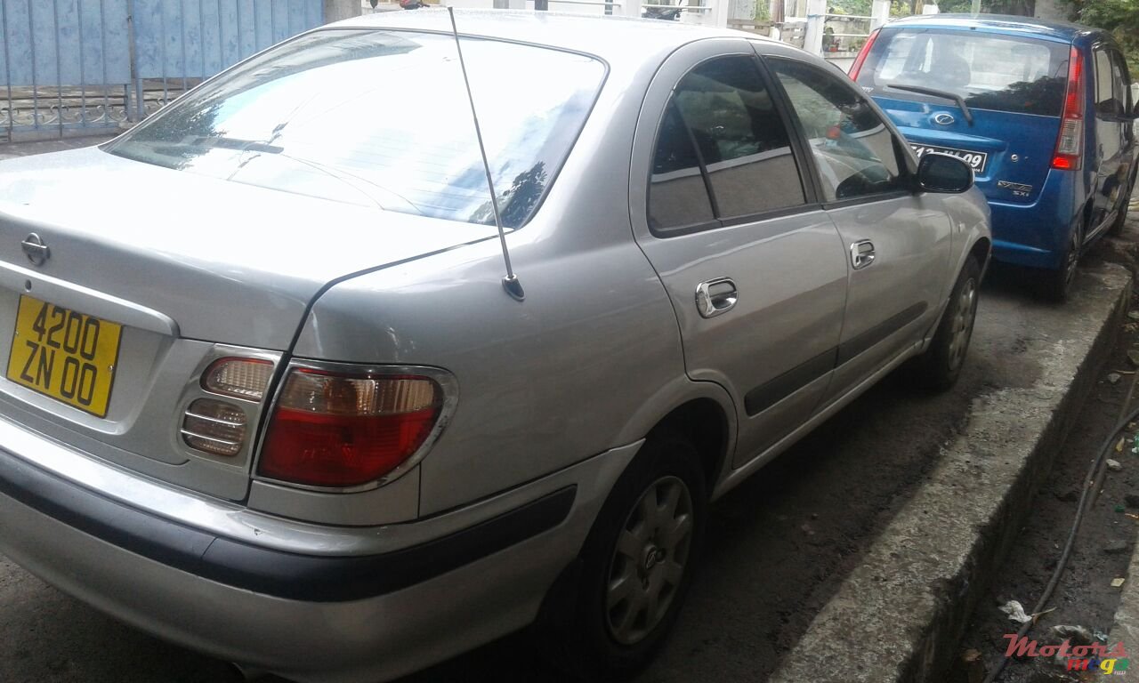 2000' Nissan Sunny photo #2