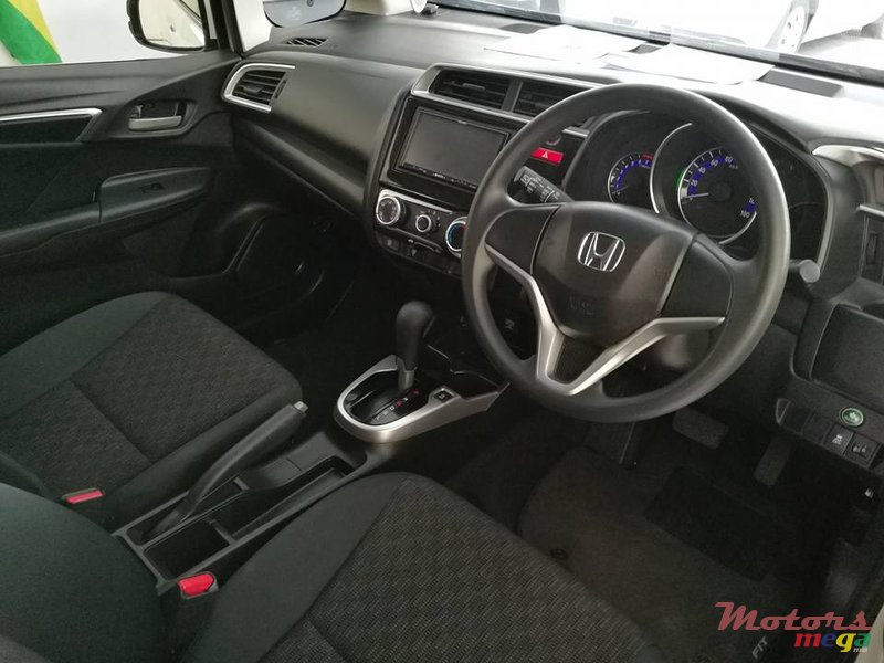 2015' Honda Fit photo #5