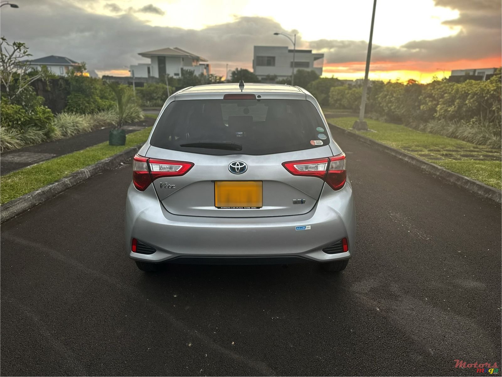 2017' Toyota Vitz Hybrid photo #6