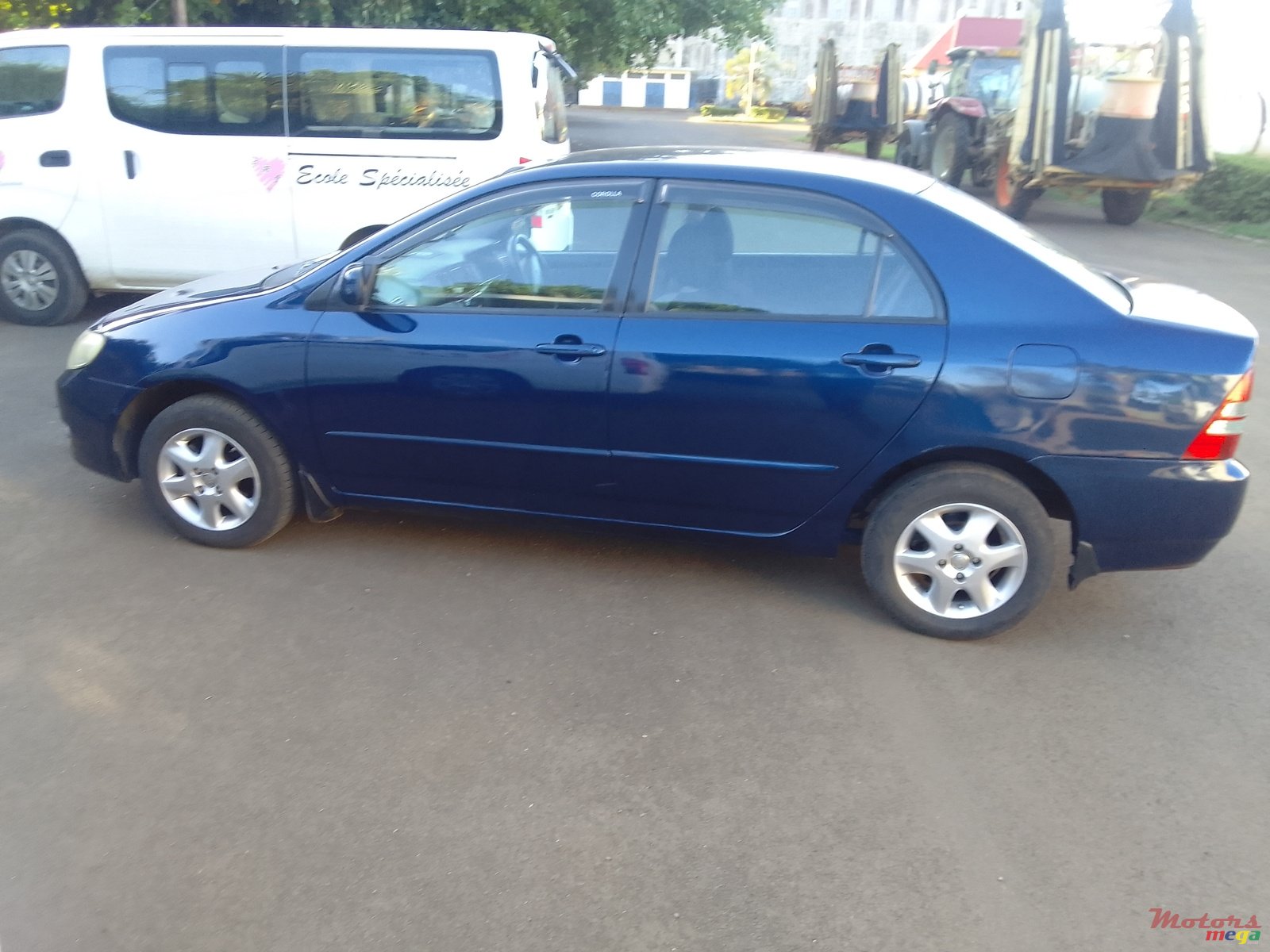 2002' Toyota Corolla NZE 121 photo #3