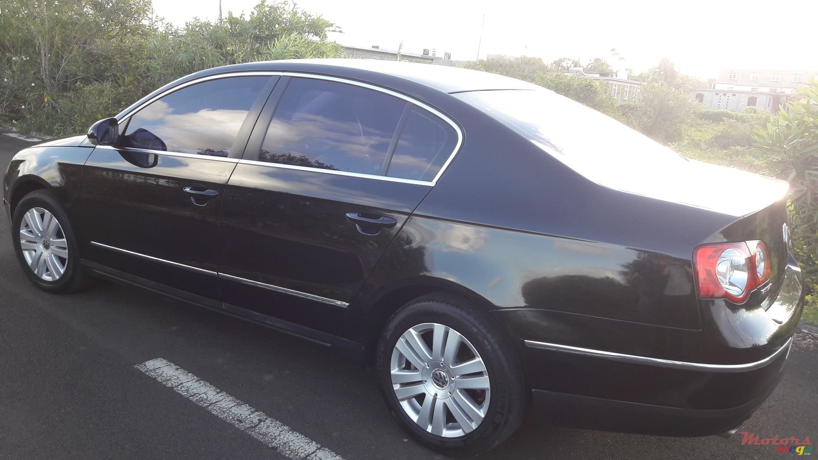 2006' Volkswagen Passat photo #2