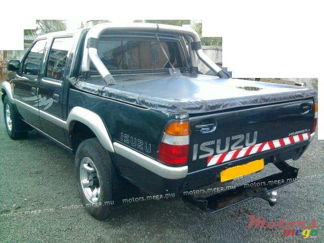 2000' Isuzu 4x4 KB 280 photo #2