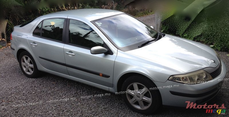2005' Renault Laguna photo #1