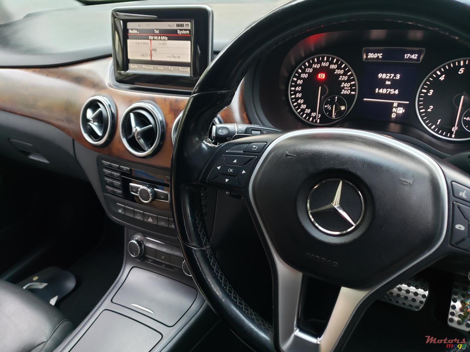 2013' Mercedes-Benz 200 photo #4