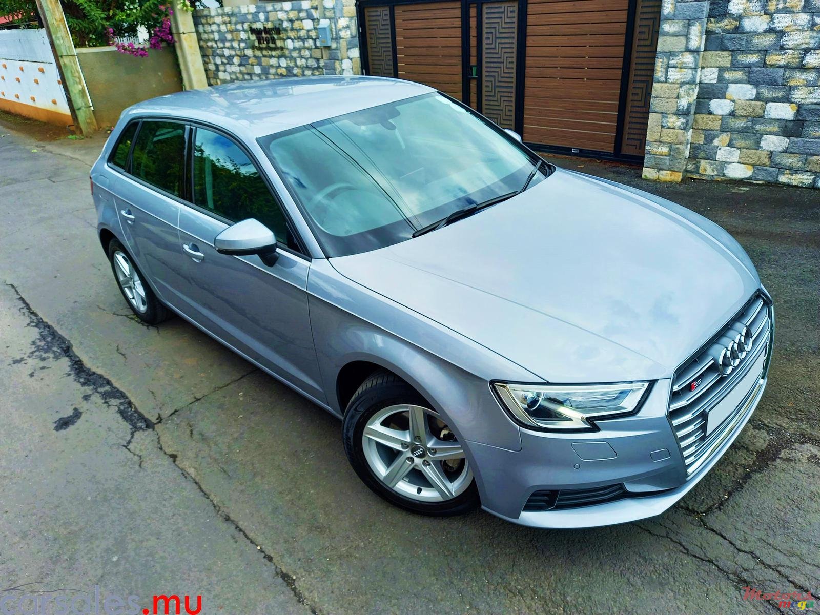 2020' Audi A3 Sportback photo #2