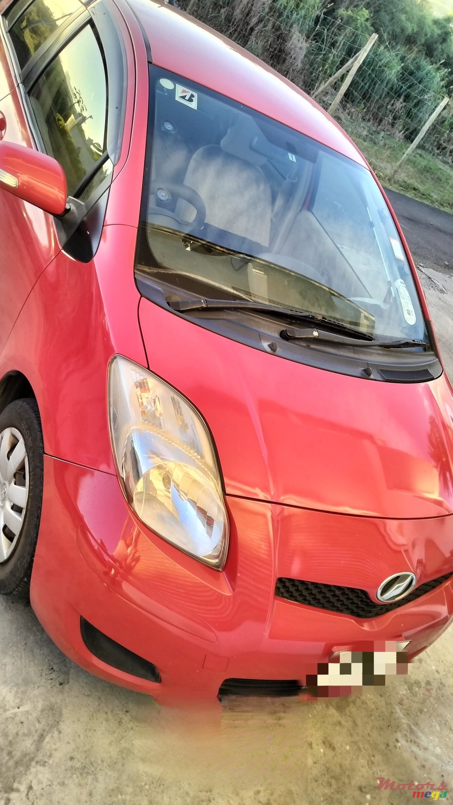2010' Toyota Vitz photo #1