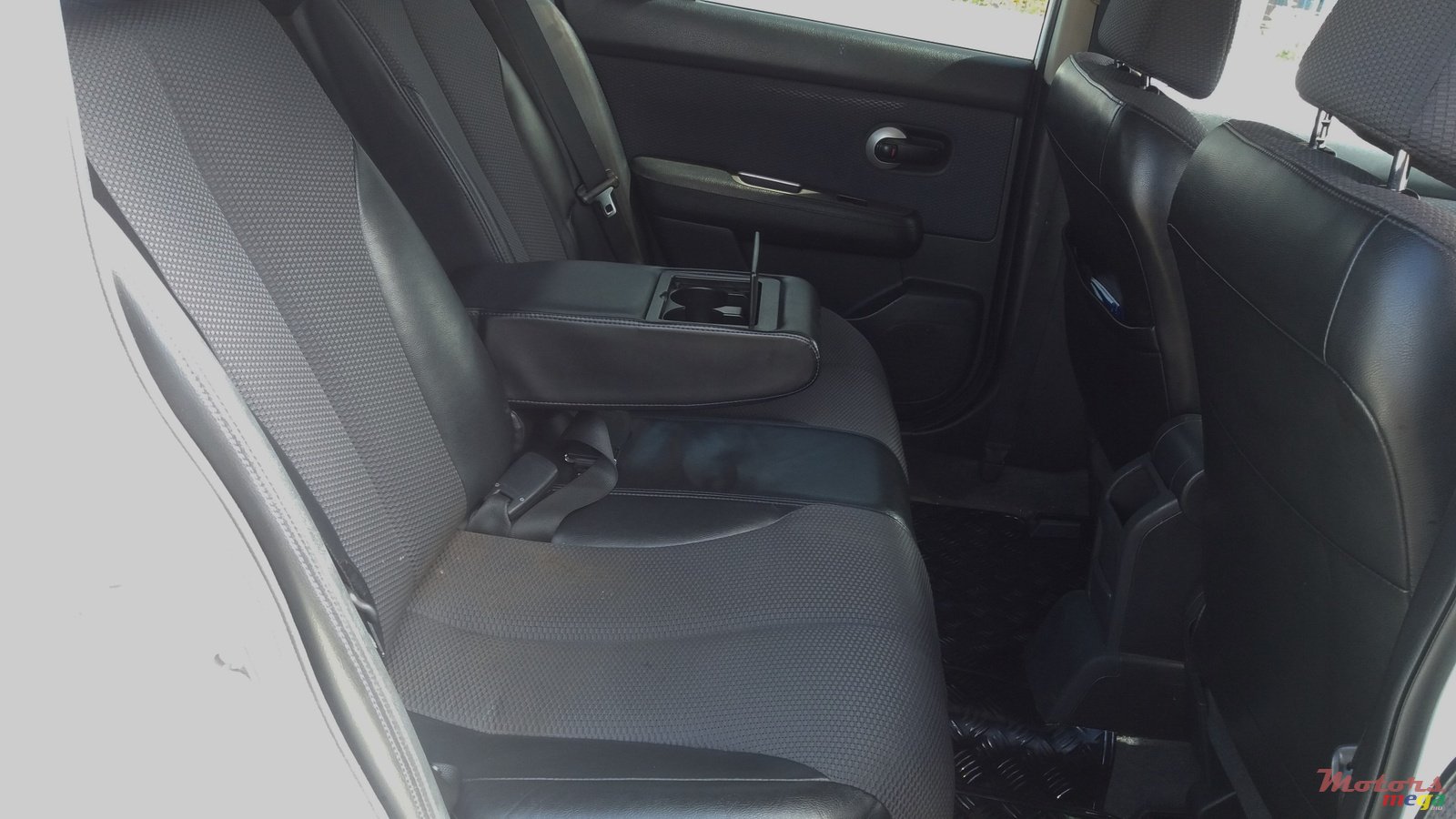 2006' Nissan Tiida photo #6