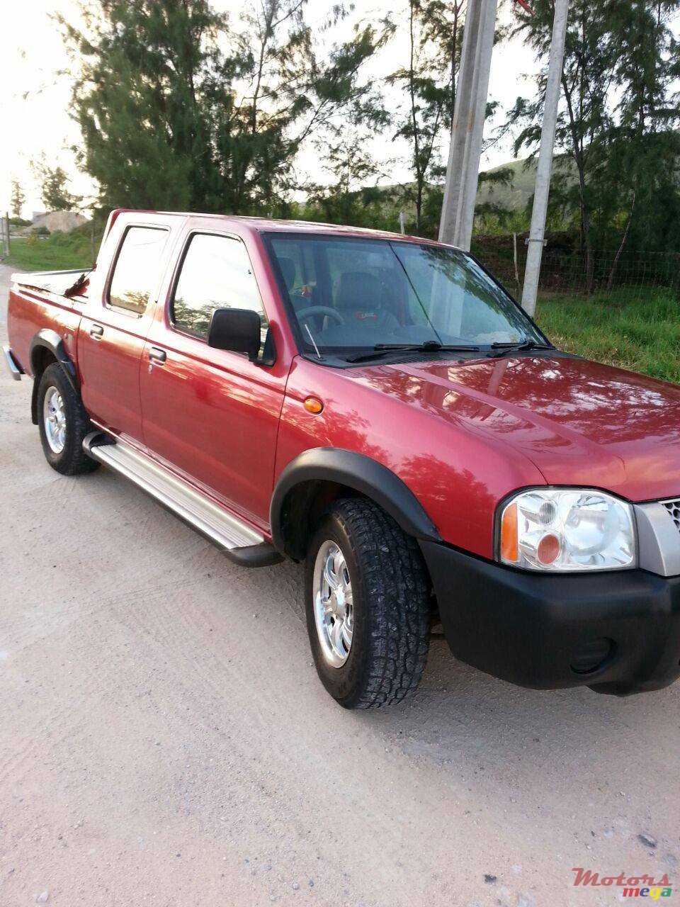 2008' Nissan Navara photo #1