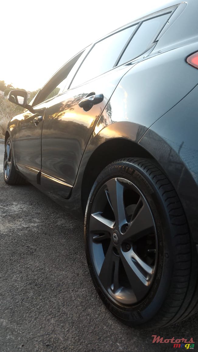 2014' Renault Megane photo #5