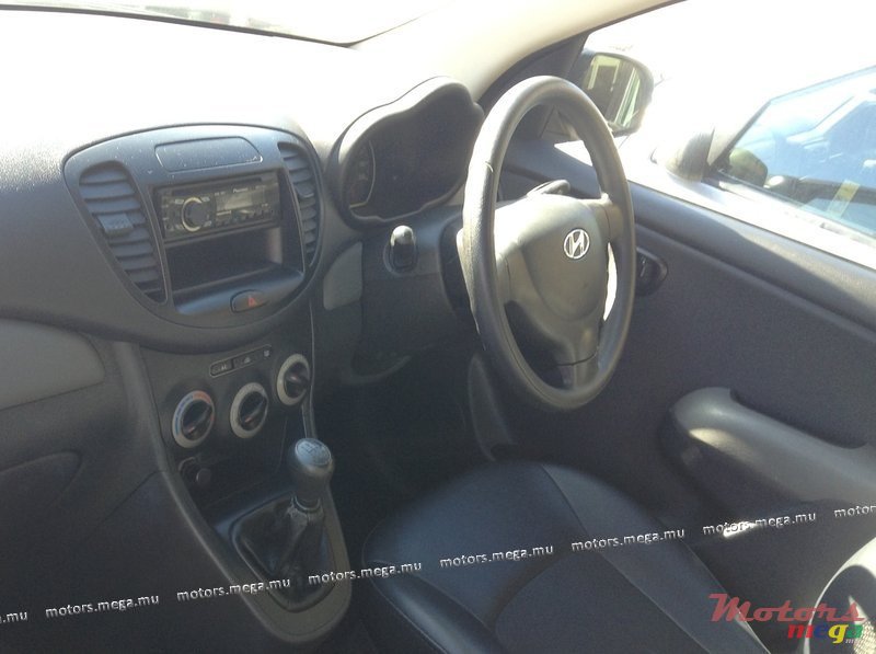 2012' Hyundai i10 photo #3