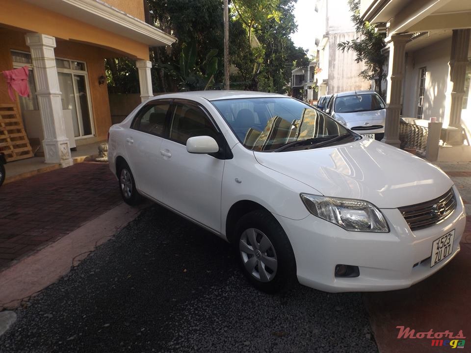 2007' Toyota Axio photo #2