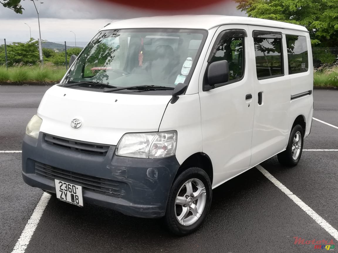 2008' Toyota LiteAce photo #4