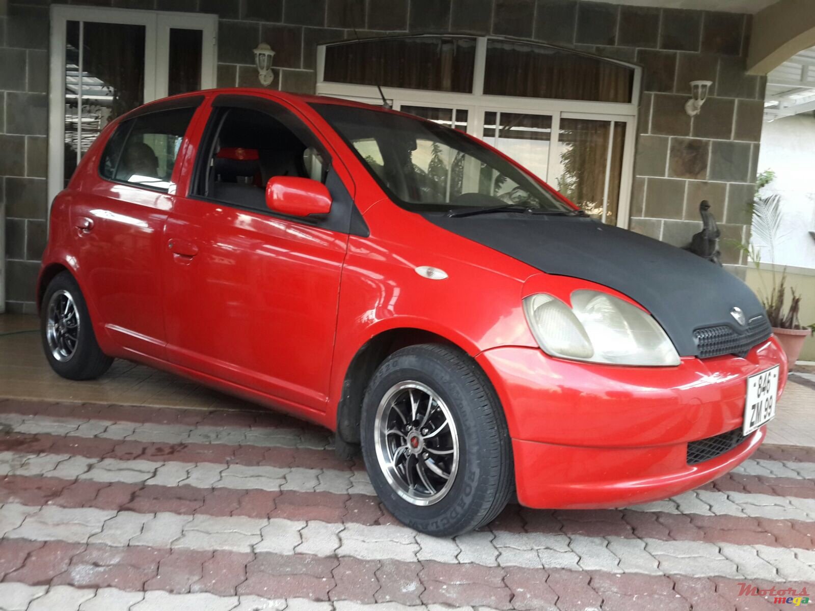 1999' Toyota Vitz photo #2