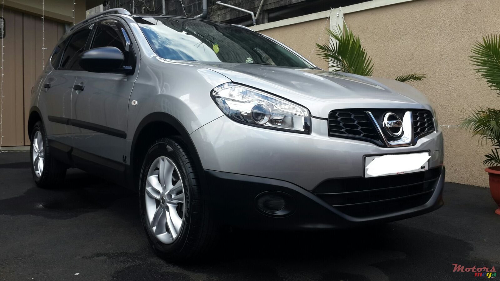 2012' Nissan Qashqai+2 photo #2