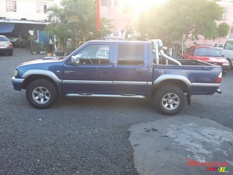 2003' Isuzu KB Series KB 300 photo #2