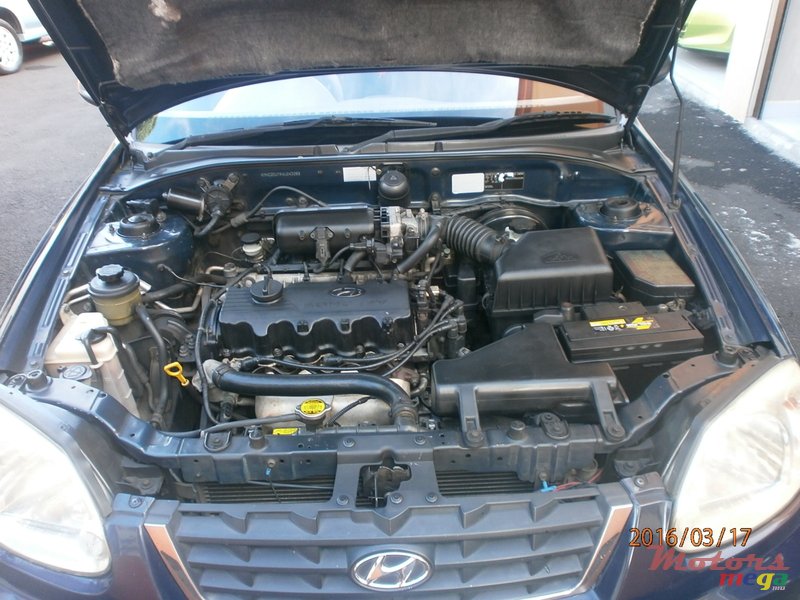 2004' Hyundai Accent photo #5