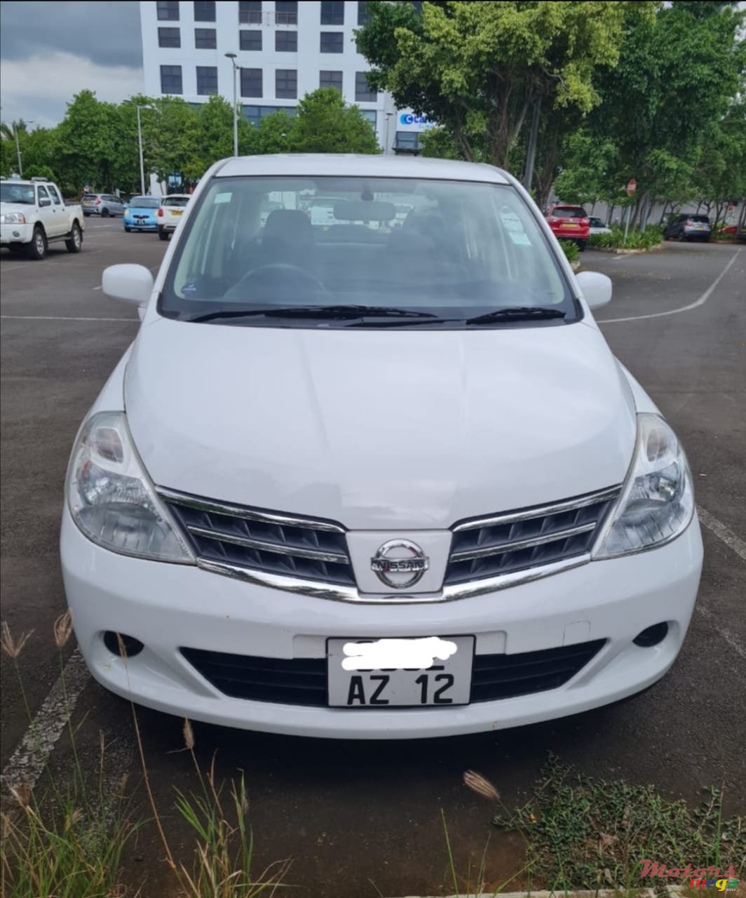 2012' Nissan Tiida photo #5