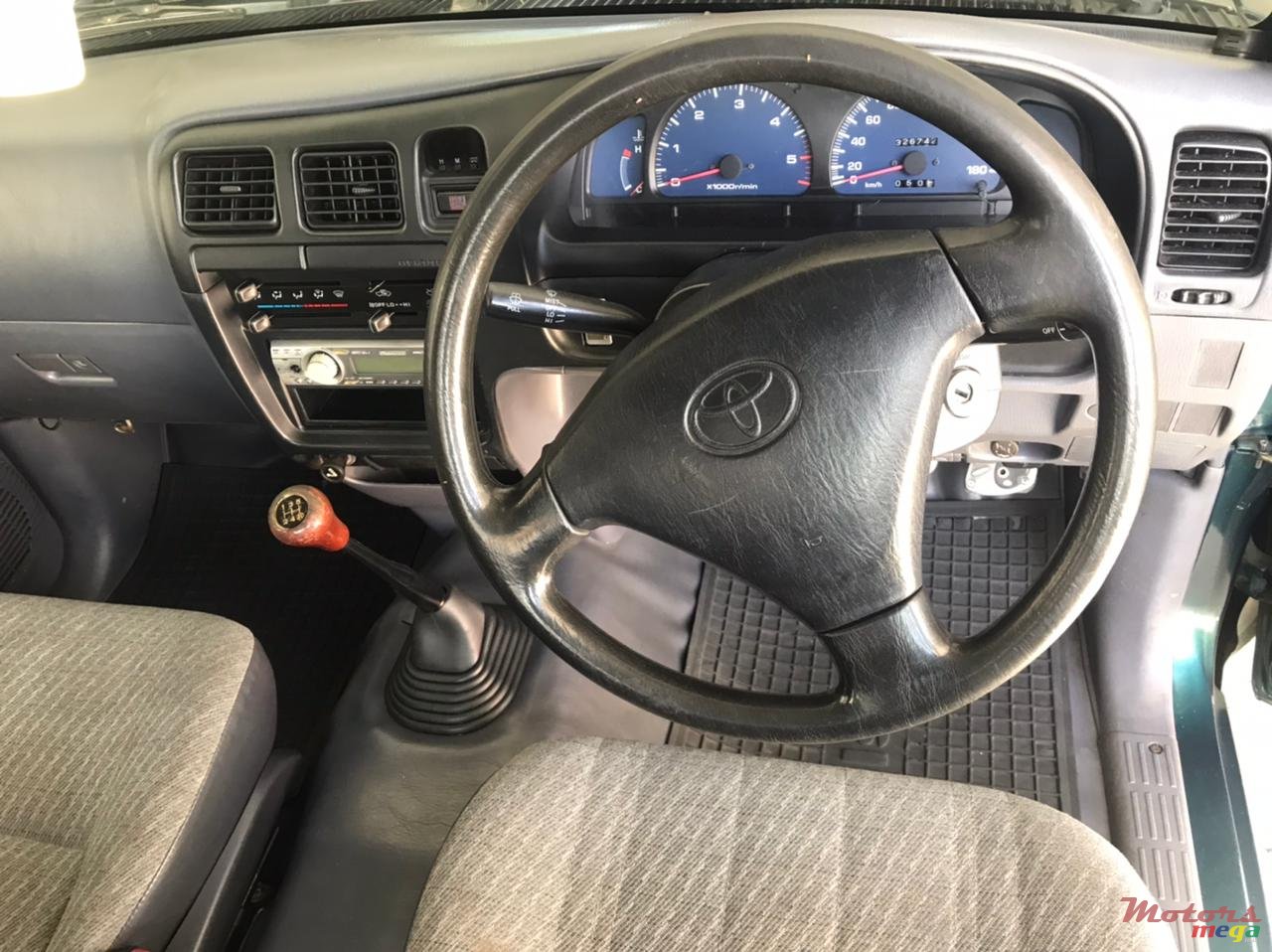 1999' Toyota photo #2