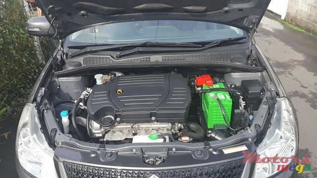2011' Suzuki SX4 photo #3