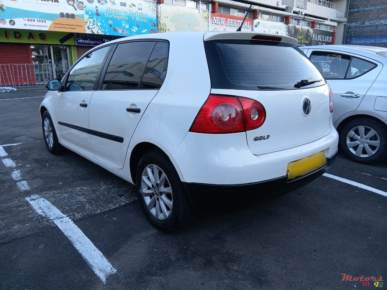 2009' Volkswagen Golf V photo #7