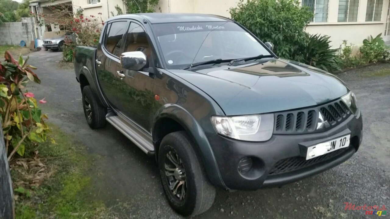 2010' Mitsubishi  Sportero L200 4x4 photo #1