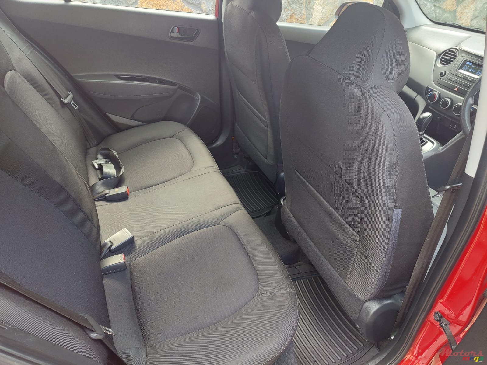 2017' Hyundai i10 photo #2