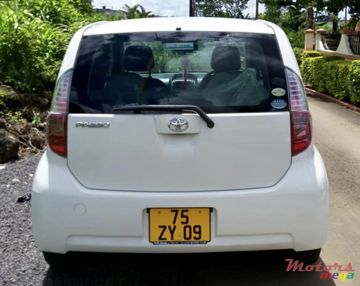 2009' Toyota photo #3