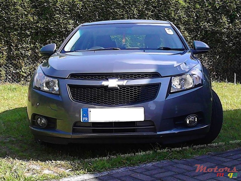 2010' Chevrolet Cruze photo #1