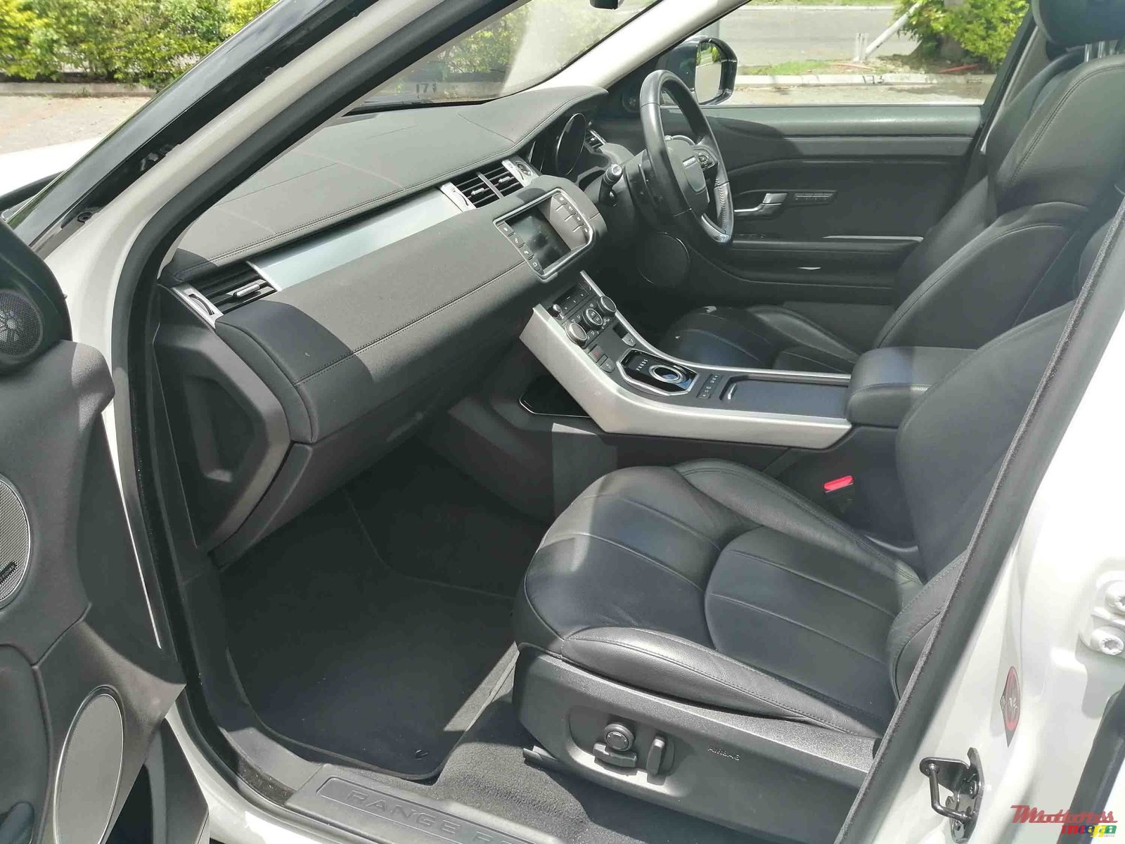 2016' Land Rover Range Rover Evoque photo #5