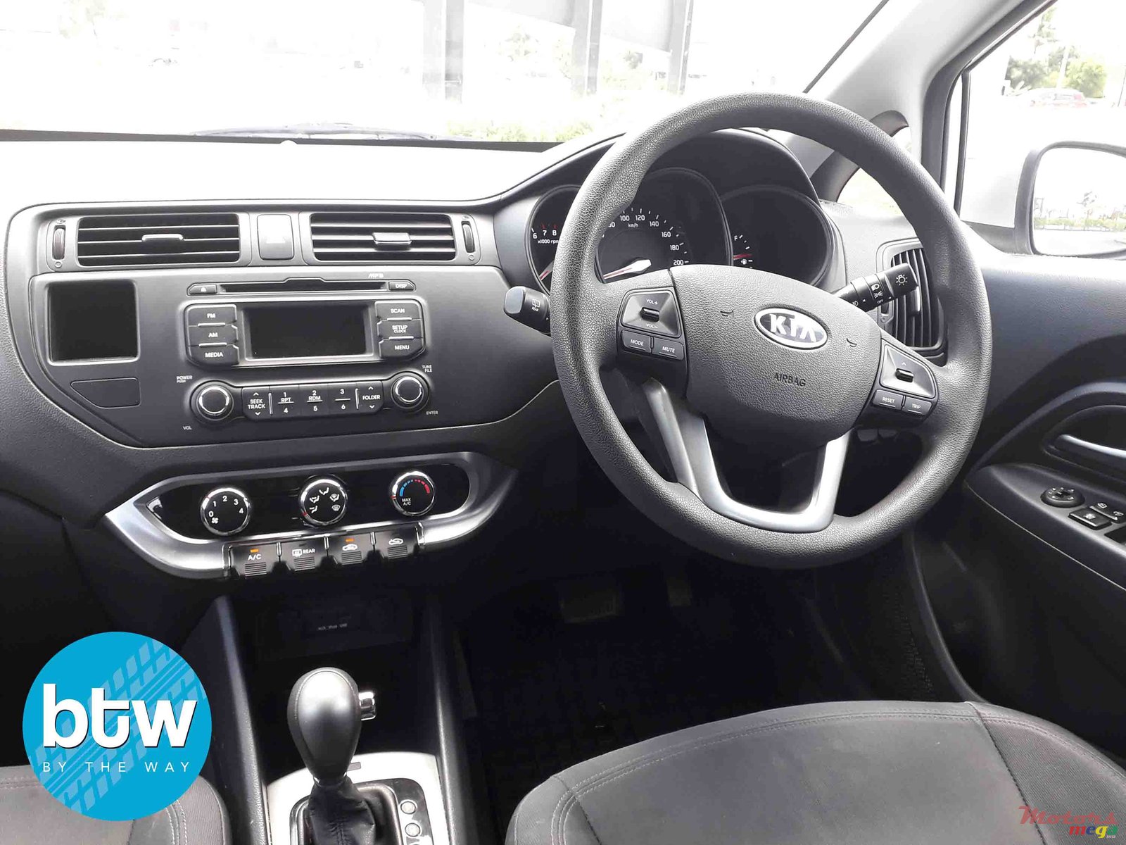 2012' Kia Rio photo #4