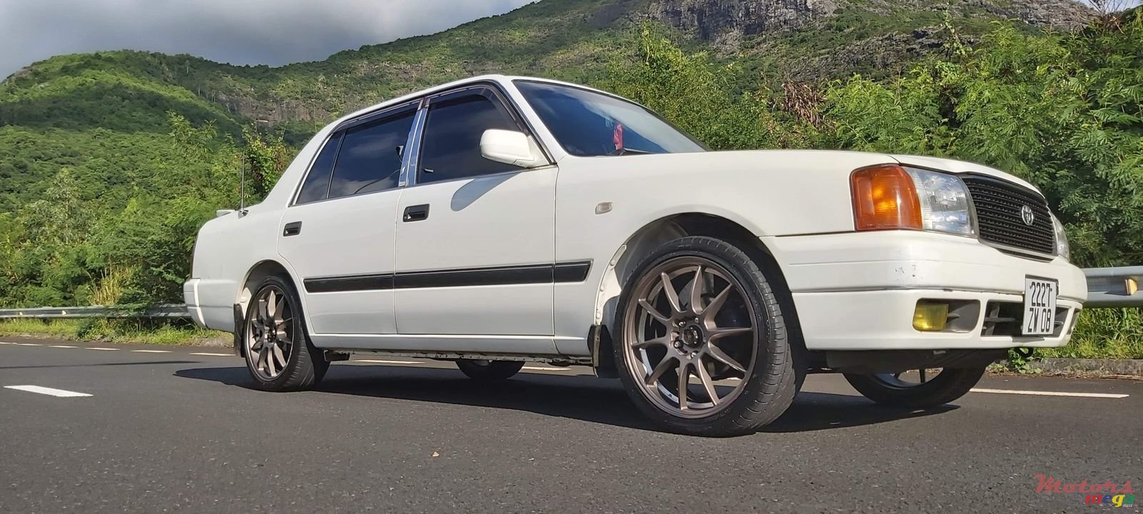 2008' Toyota Crown photo #1