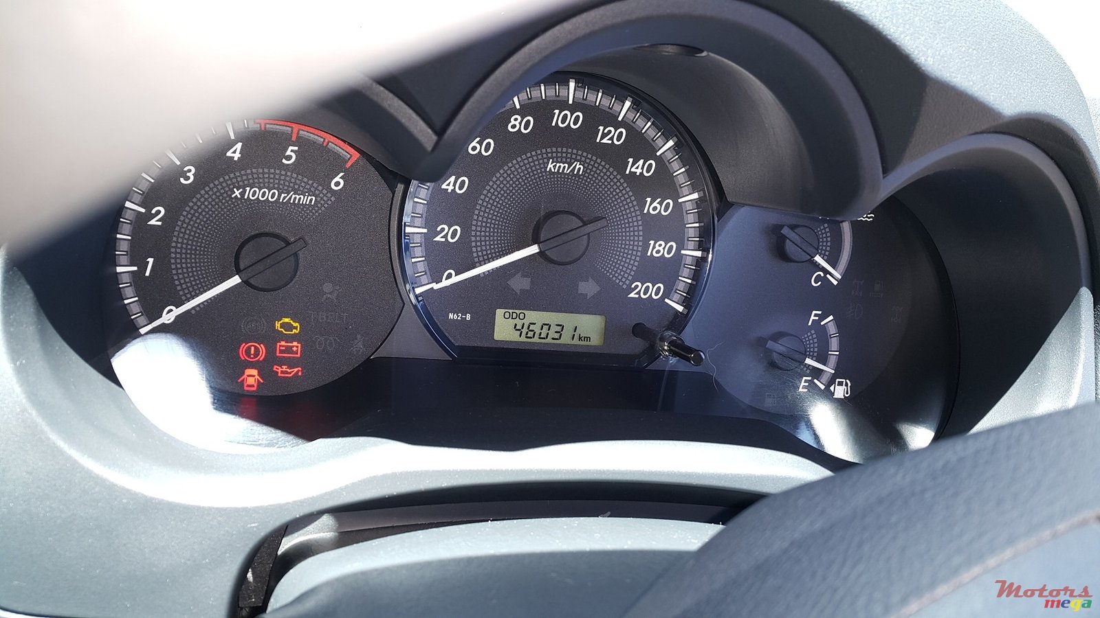 2013' Toyota Hilux photo #2