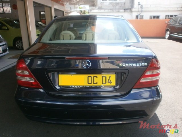 2004' Mercedes-Benz C180 Kompressor photo #3