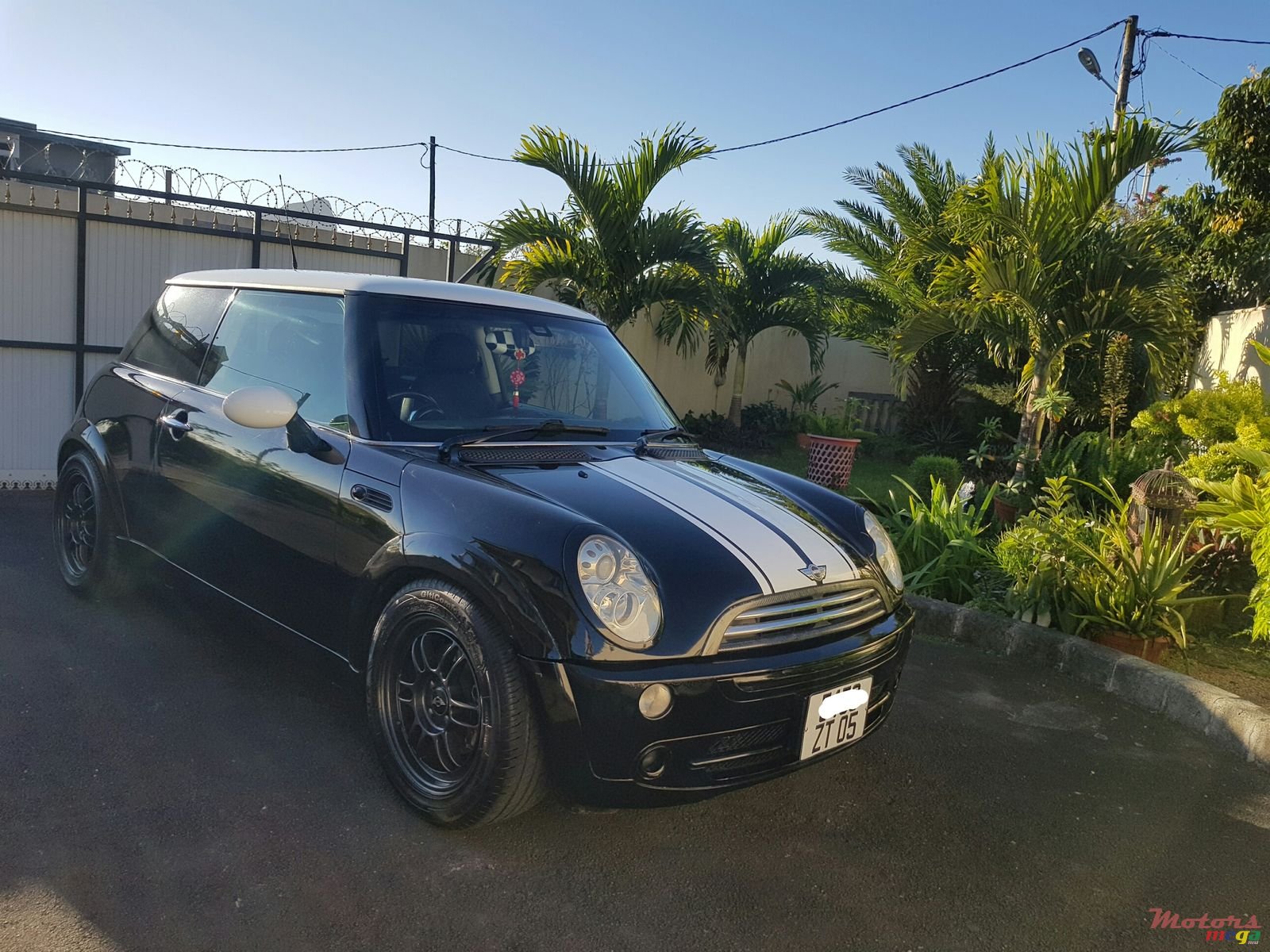 2005' MINI Cooper Manual photo #1