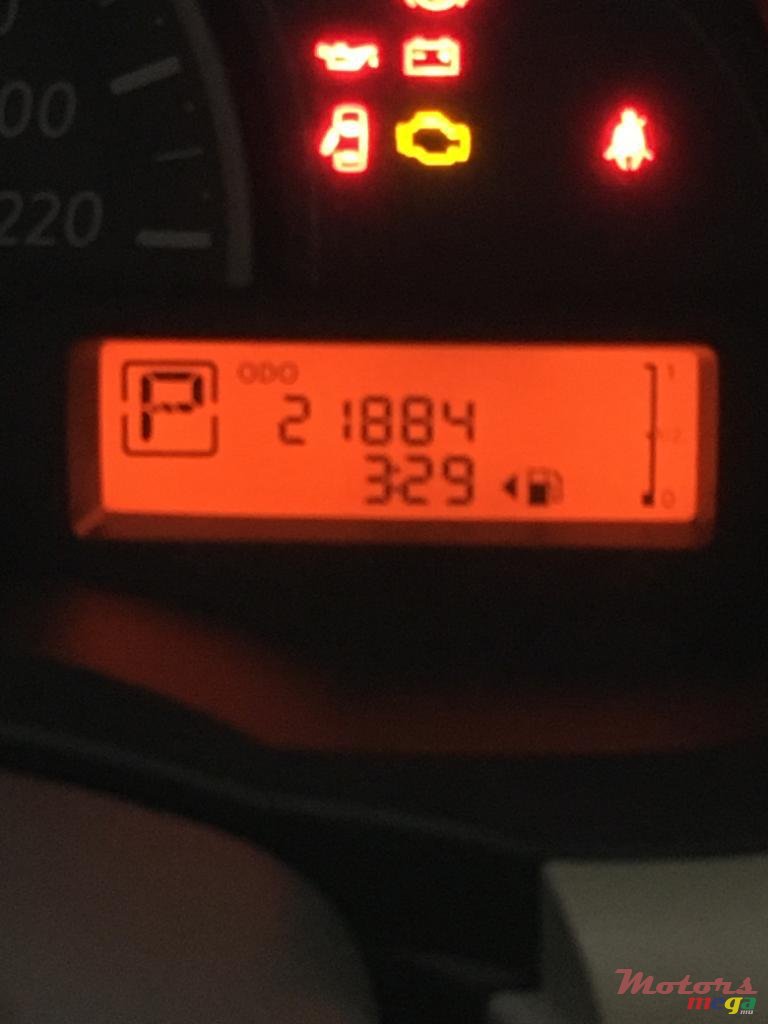 2011' Nissan Micra photo #3