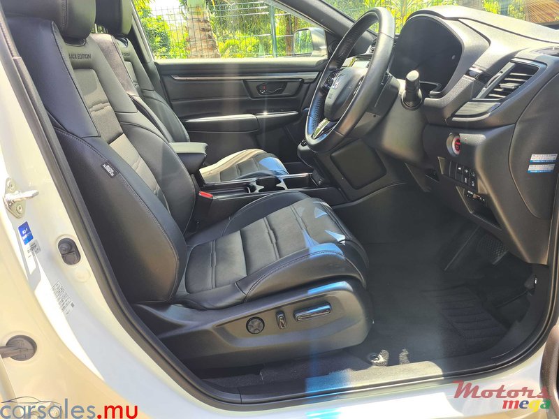 2021' Honda CR-V Black Edition 2.0 E-HEV photo #6