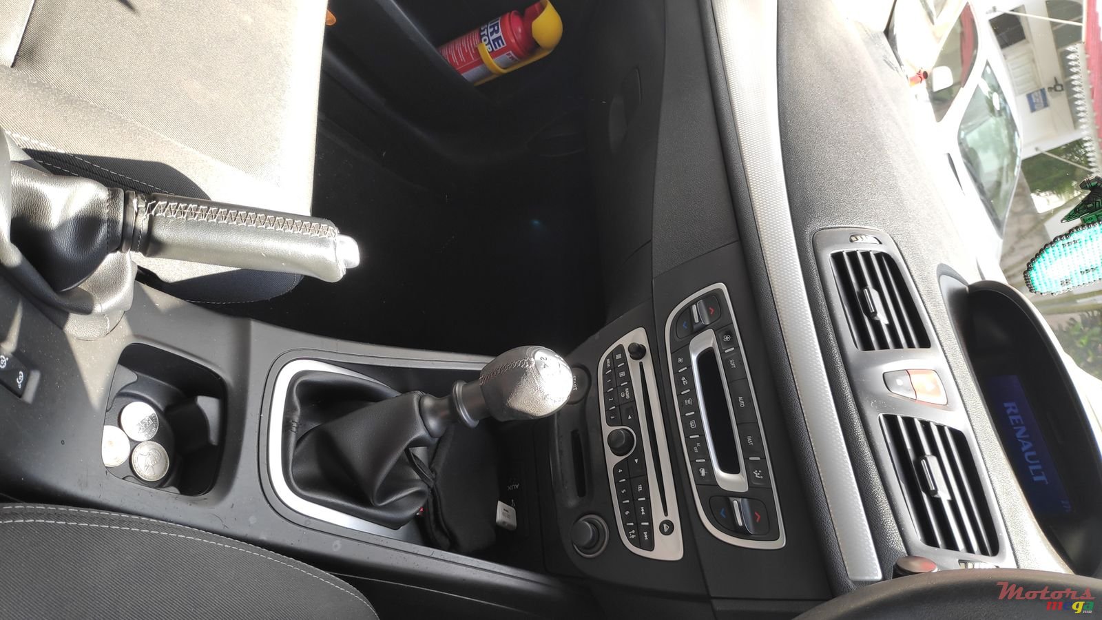 2009' Renault Megane 3 coupé dynamique photo #3