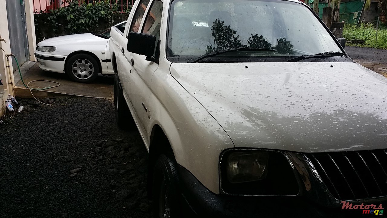 2004' Mitsubishi L 200 photo #6