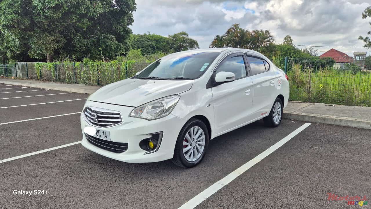 2014' Mitsubishi Attrage photo #2