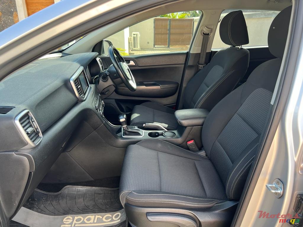 2019' Kia Sportage photo #6