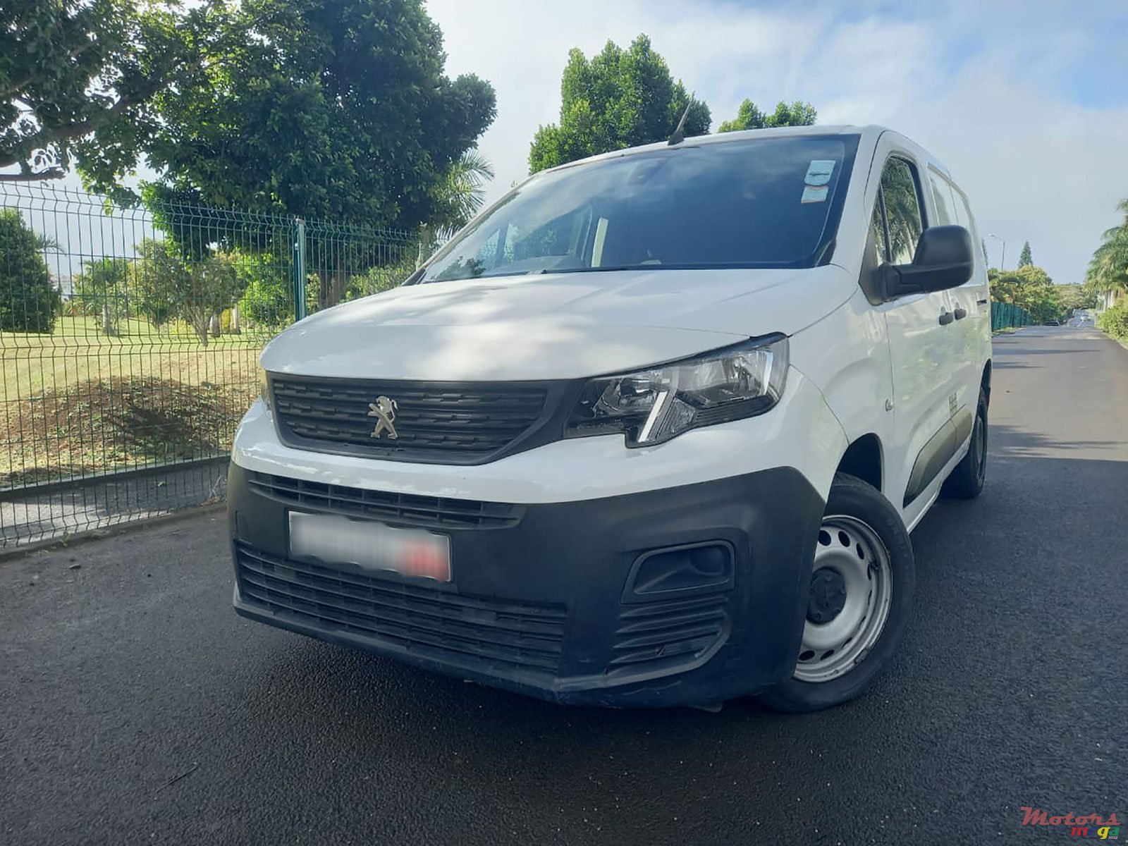 2020' Peugeot Partner Maxi 1.6 HDI photo #1