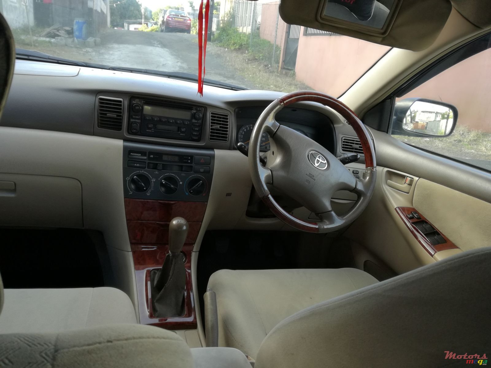 2003' Toyota Corolla NZE GLI photo #5