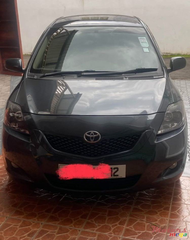 2012' Toyota Yaris photo #1