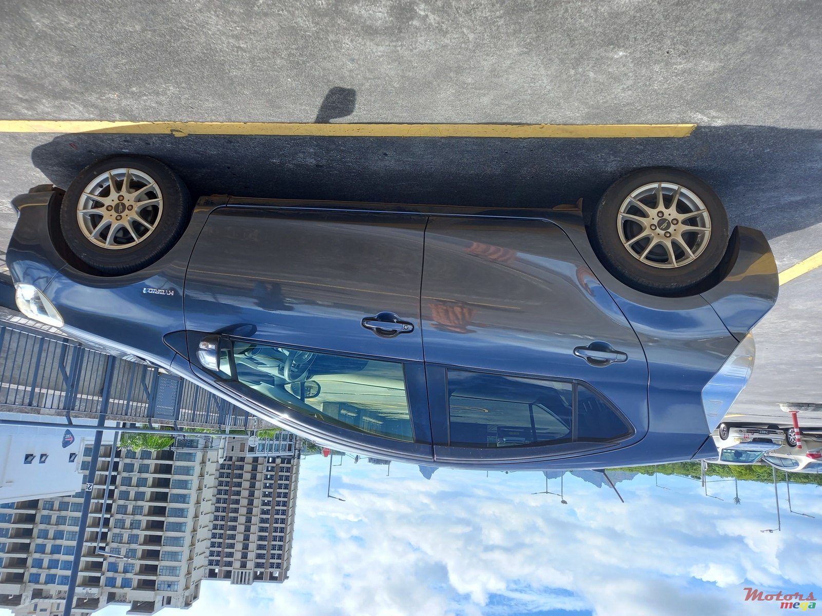 2012' Toyota Aqua photo #7