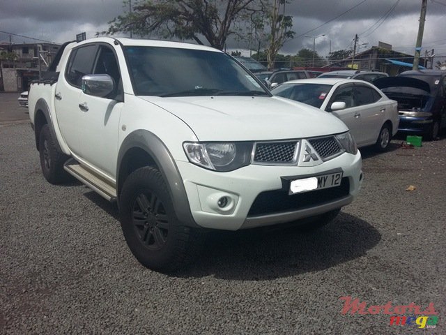 2012' Mitsubishi L 200 Sportero photo #2